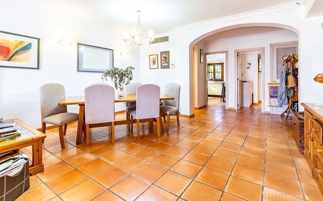 2 sypialnia Apartament na sprzedaż w Santa Ponsa, Calvià z basenem garażem - 795 000 € (Ref: 9445518)