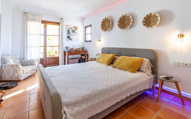 2 sypialnia Apartament na sprzedaż w Santa Ponsa, Calvià z basenem garażem - 795 000 € (Ref: 9445518)