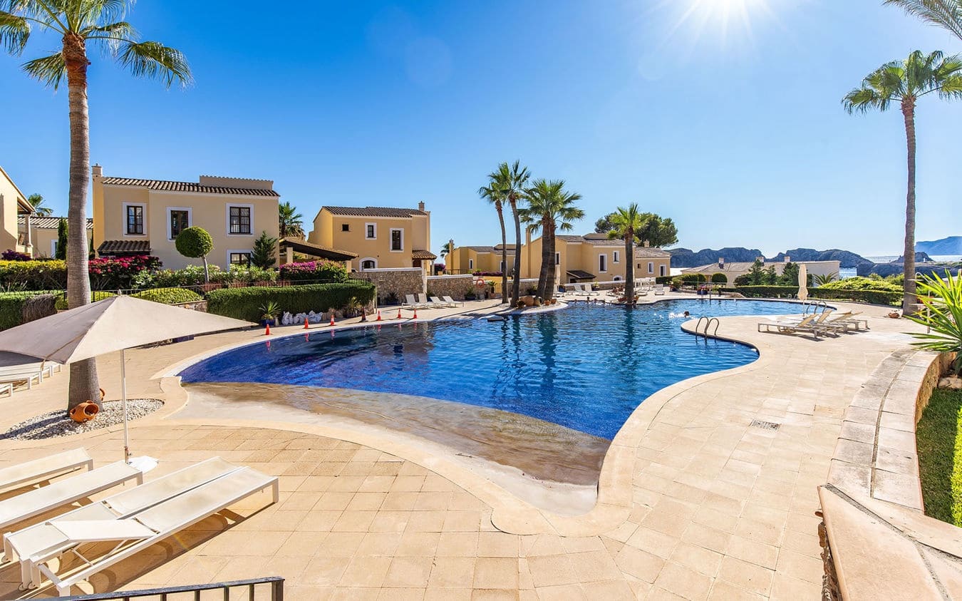 2 makuuhuone Huoneisto myytävänä paikassa Santa Ponsa mukana uima-altaan 
autotalli - 795 000 € (Ref: 9445518)