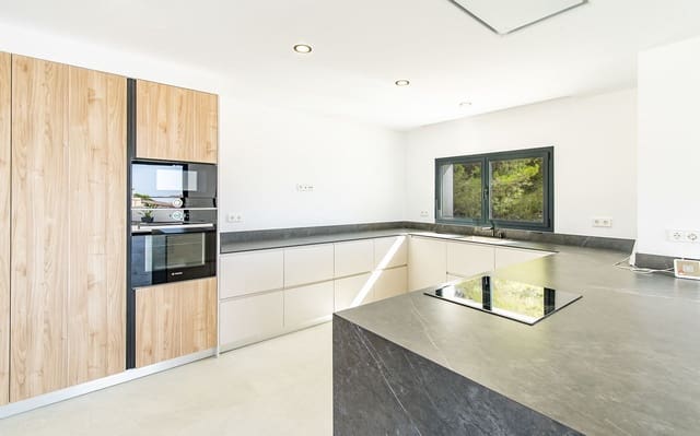 5 soverom Villa til salgs i Badia Gran, Llucmajor med svømmebasseng garasje - € 2 100 000 (Ref: 9445519)