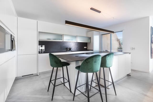 3 sypialnia Penthouse na sprzedaż w Puerto de Andratx, Andratx z basenem garażem - 1 850 000 € (Ref: 9446894)