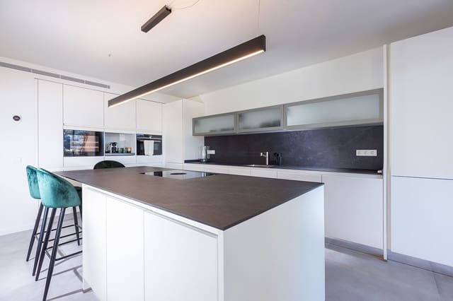 3 sypialnia Penthouse na sprzedaż w Puerto de Andratx, Andratx z basenem garażem - 1 850 000 € (Ref: 9446894)