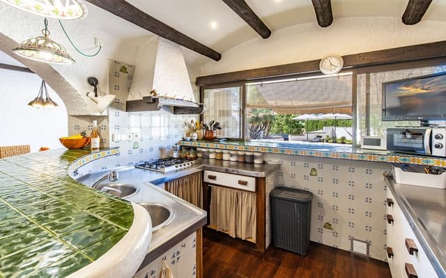 5 camera da letto Villa in vendita in Costa de la Calma, Calvià con piscina garage - 1.495.000 € (Rif: 9446895)