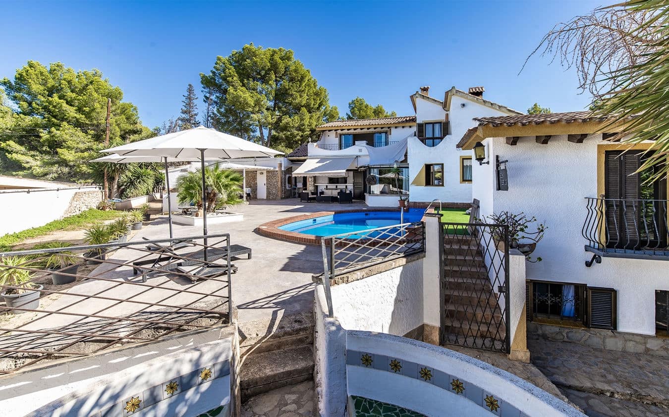 5 makuuhuone Huvila myytävänä paikassa Costa de la Calma mukana uima-altaan 
autotalli - 1 495 000 € (Ref: 9446895)