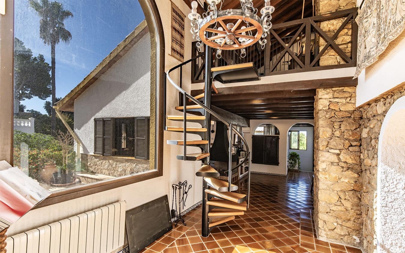 5 makuuhuone Huvila myytävänä paikassa Costa de la Calma mukana uima-altaan 
autotalli - 1 495 000 € (Ref: 9446895)