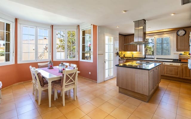 5 soveværelse Villa til salg i Sa Torre (Llucmajor), Llucmajor med swimmingpool garage - € 2.200.000 (Ref: 9447018)