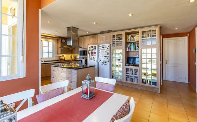 5 soveværelse Villa til salg i Sa Torre (Llucmajor), Llucmajor med swimmingpool garage - € 2.200.000 (Ref: 9447018)