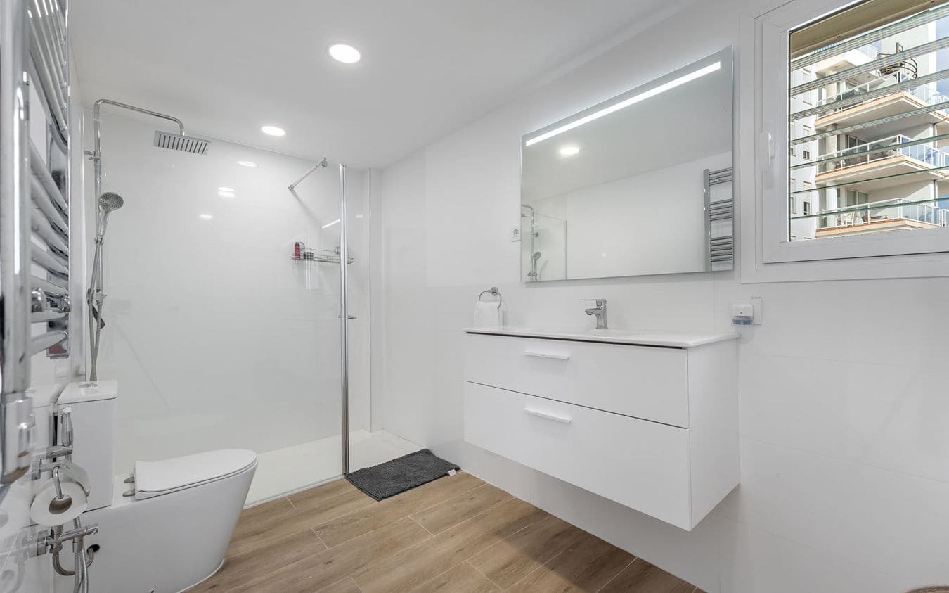 3 soveværelse Lejlighed til salg i Cala Mayor med garage - € 605.000 (Ref: 9447182)