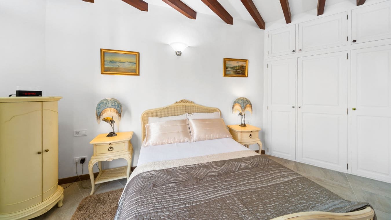 4 makuuhuone Omakotitalo myytävänä paikassa Calvia mukana uima-altaan 
autotalli - 1 795 000 € (Ref: 9450519)