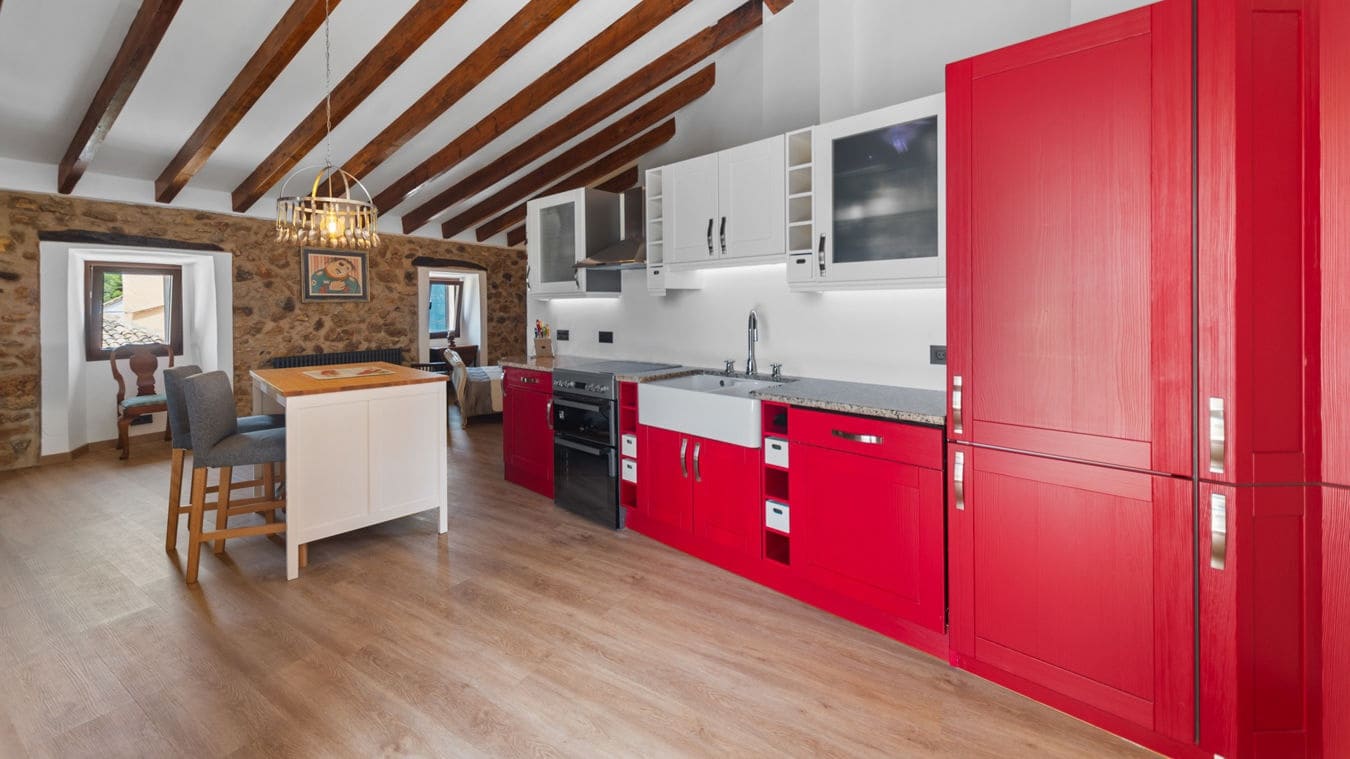 4 makuuhuone Omakotitalo myytävänä paikassa Calvia mukana uima-altaan 
autotalli - 1 795 000 € (Ref: 9450519)