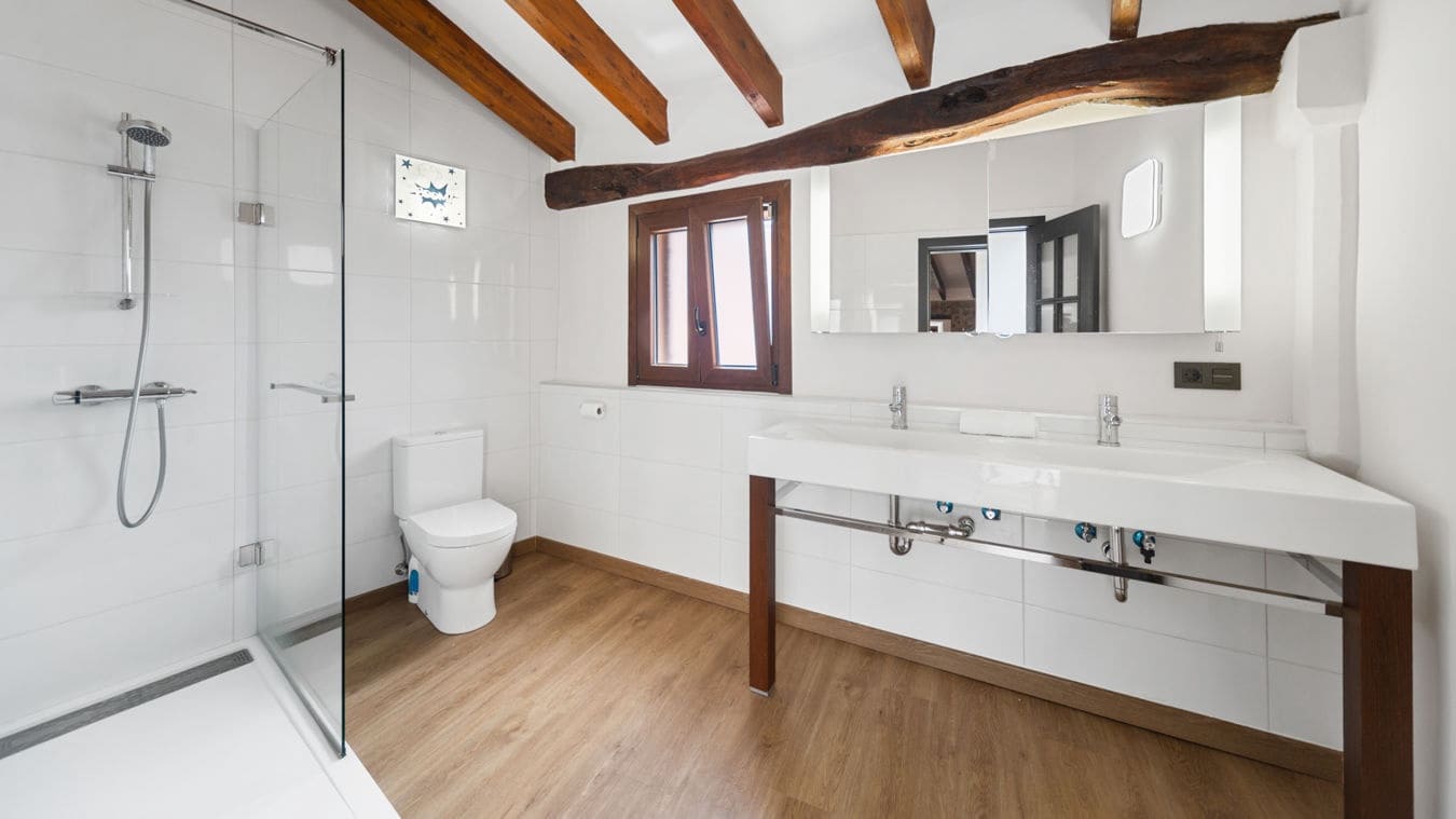 4 makuuhuone Omakotitalo myytävänä paikassa Calvia mukana uima-altaan 
autotalli - 1 795 000 € (Ref: 9450519)