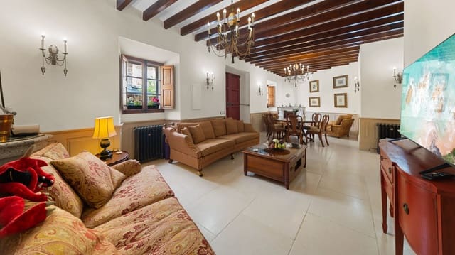 4 makuuhuone Omakotitalo myytävänä paikassa Calvià Pueblo, Calvià mukana uima-altaan 
autotalli - 1 795 000 € (Ref: 9450519)