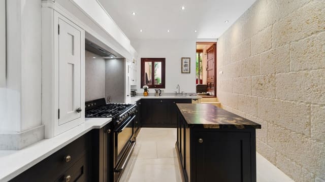 4 makuuhuone Omakotitalo myytävänä paikassa Calvià Pueblo, Calvià mukana uima-altaan 
autotalli - 1 795 000 € (Ref: 9450519)