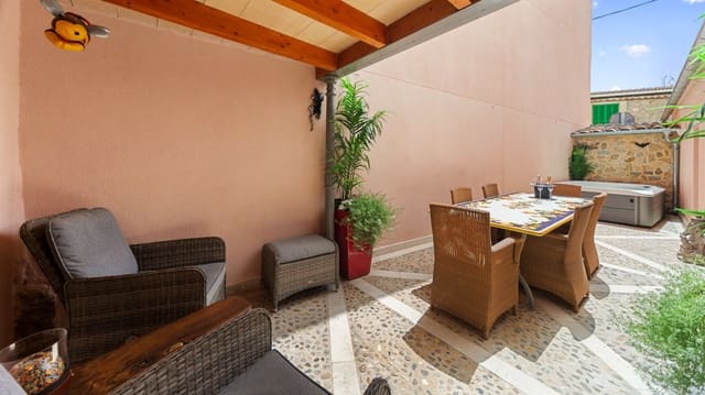 4 makuuhuone Omakotitalo myytävänä paikassa Calvià Pueblo, Calvià mukana uima-altaan 
autotalli - 1 795 000 € (Ref: 9450519)