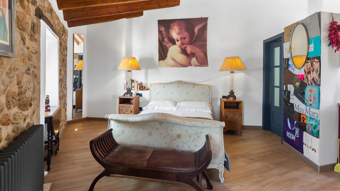 4 makuuhuone Omakotitalo myytävänä paikassa Calvia mukana uima-altaan 
autotalli - 1 795 000 € (Ref: 9450519)