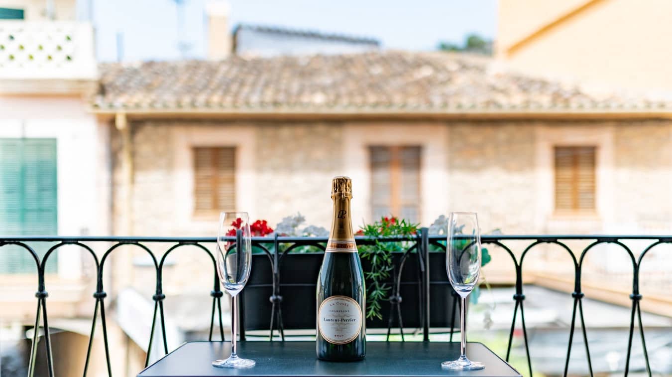 4 makuuhuone Omakotitalo myytävänä paikassa Calvia mukana uima-altaan 
autotalli - 1 795 000 € (Ref: 9450519)