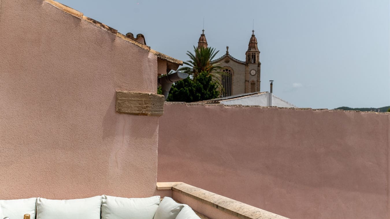 4 makuuhuone Omakotitalo myytävänä paikassa Calvia mukana uima-altaan 
autotalli - 1 795 000 € (Ref: 9450519)