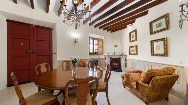 4 makuuhuone Omakotitalo myytävänä paikassa Calvià Pueblo, Calvià mukana uima-altaan 
autotalli - 1 795 000 € (Ref: 9450519)