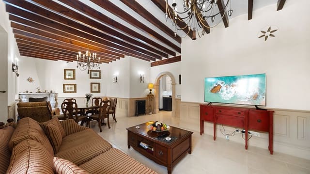 4 makuuhuone Omakotitalo myytävänä paikassa Calvià Pueblo, Calvià mukana uima-altaan 
autotalli - 1 795 000 € (Ref: 9450519)