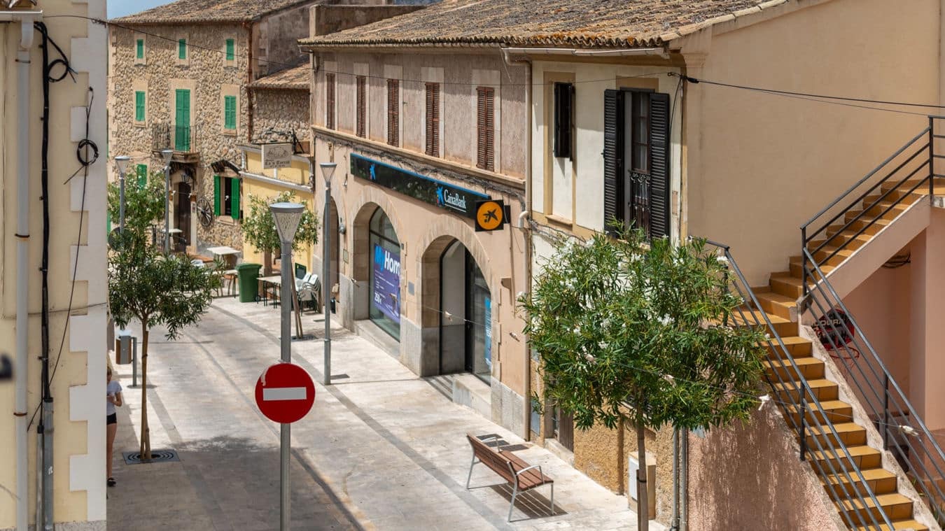 4 makuuhuone Omakotitalo myytävänä paikassa Calvia mukana uima-altaan 
autotalli - 1 795 000 € (Ref: 9450519)