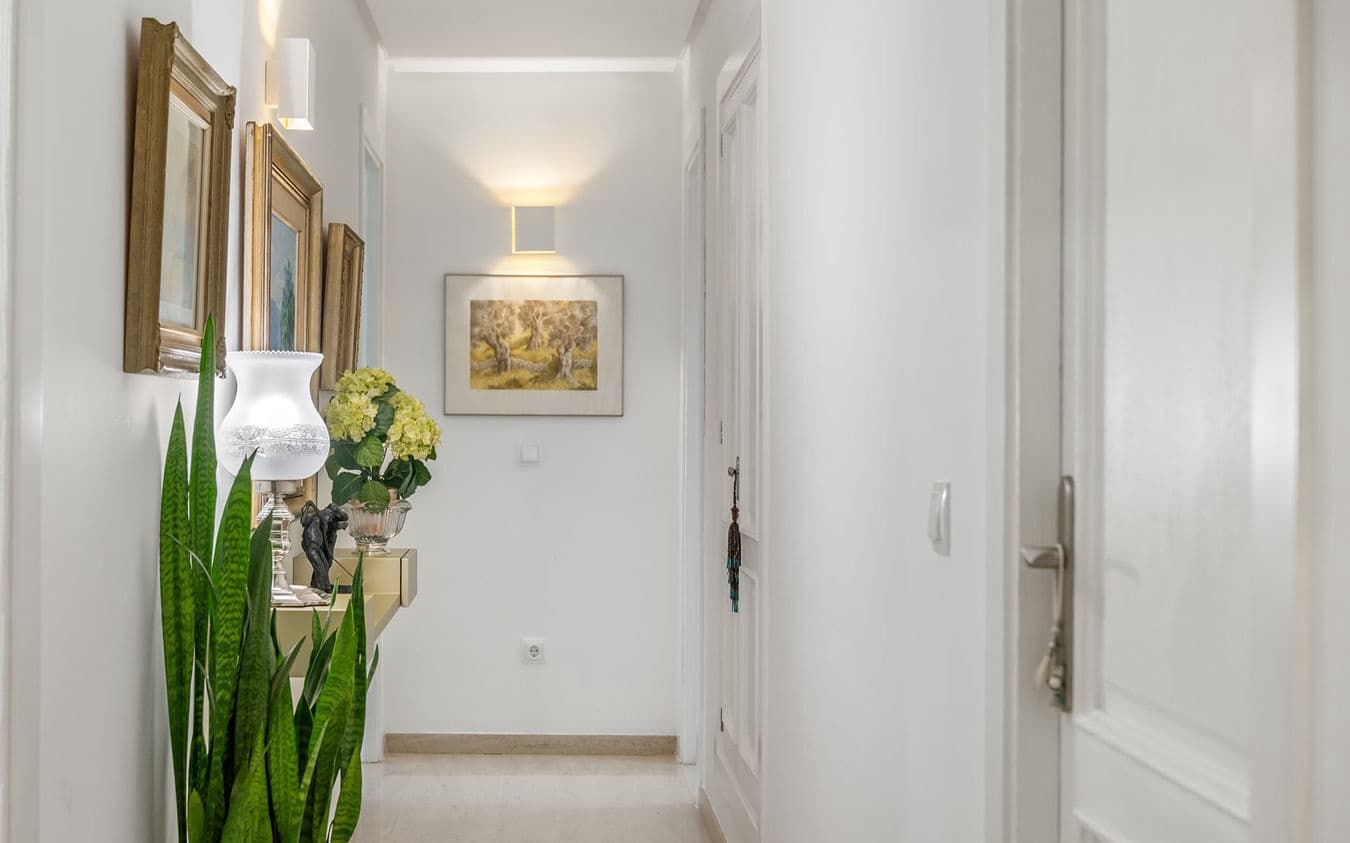 4 bedroom Apartment for sale in Bendinat with pool garage - € 2,690,000 (Ref: 9450520)