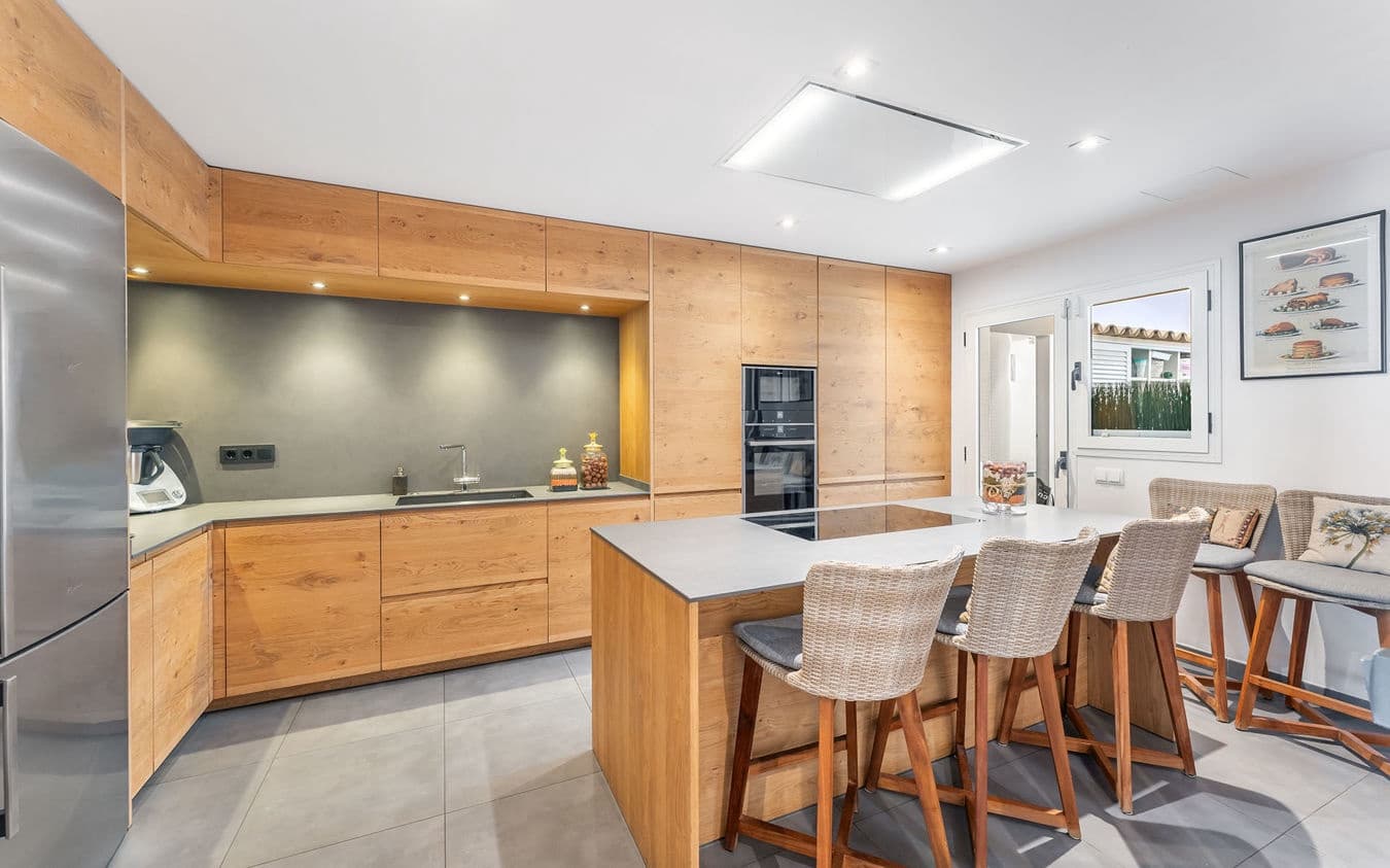 4 bedroom Apartment for sale in Bendinat with pool garage - € 2,690,000 (Ref: 9450520)