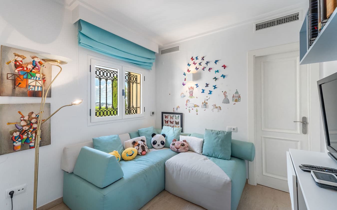 4 bedroom Apartment for sale in Bendinat with pool garage - € 2,690,000 (Ref: 9450520)