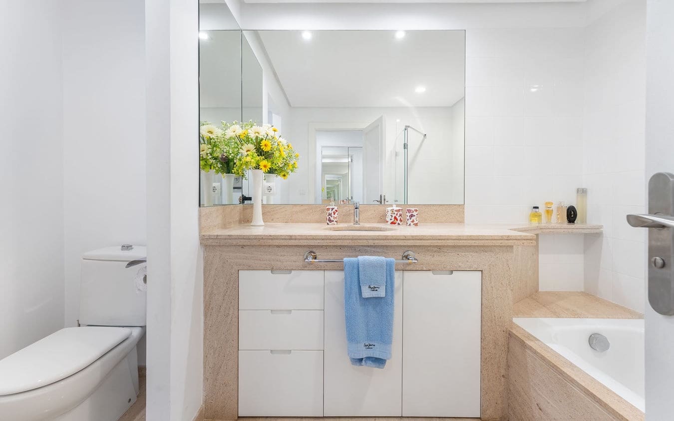 4 bedroom Apartment for sale in Bendinat with pool garage - € 2,690,000 (Ref: 9450520)