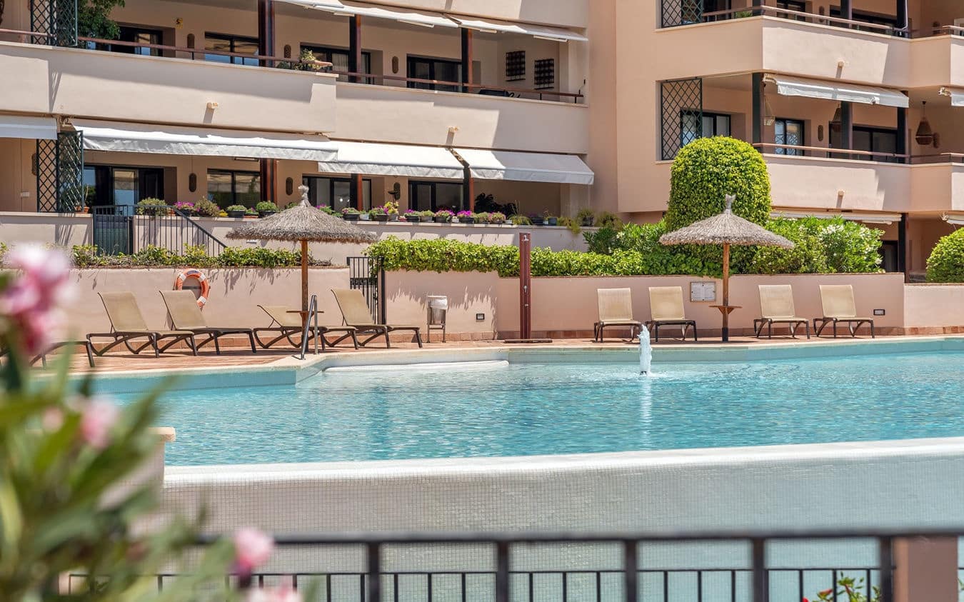 4 bedroom Apartment for sale in Bendinat with pool garage - € 2,690,000 (Ref: 9450520)