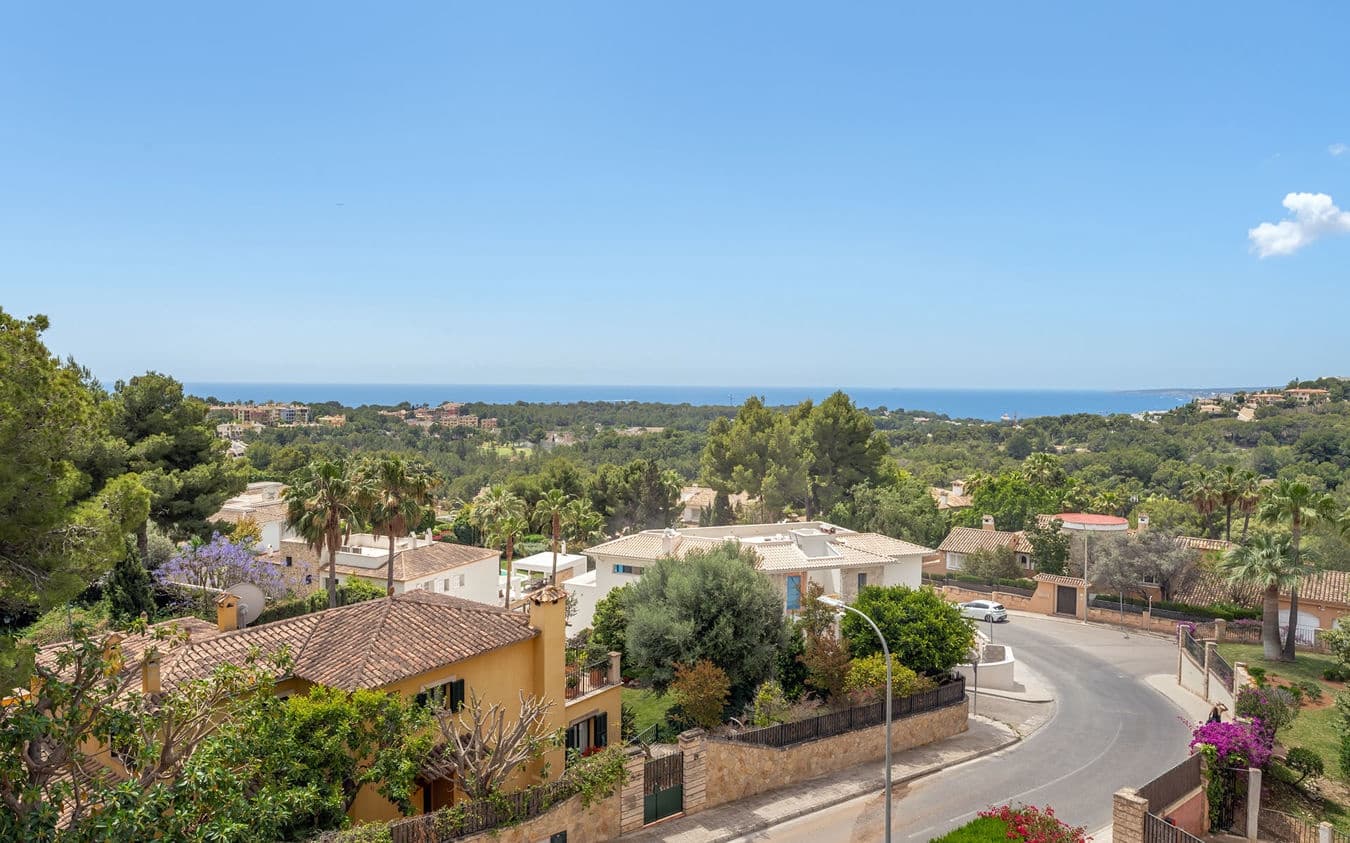 4 bedroom Apartment for sale in Bendinat with pool garage - € 2,690,000 (Ref: 9450520)