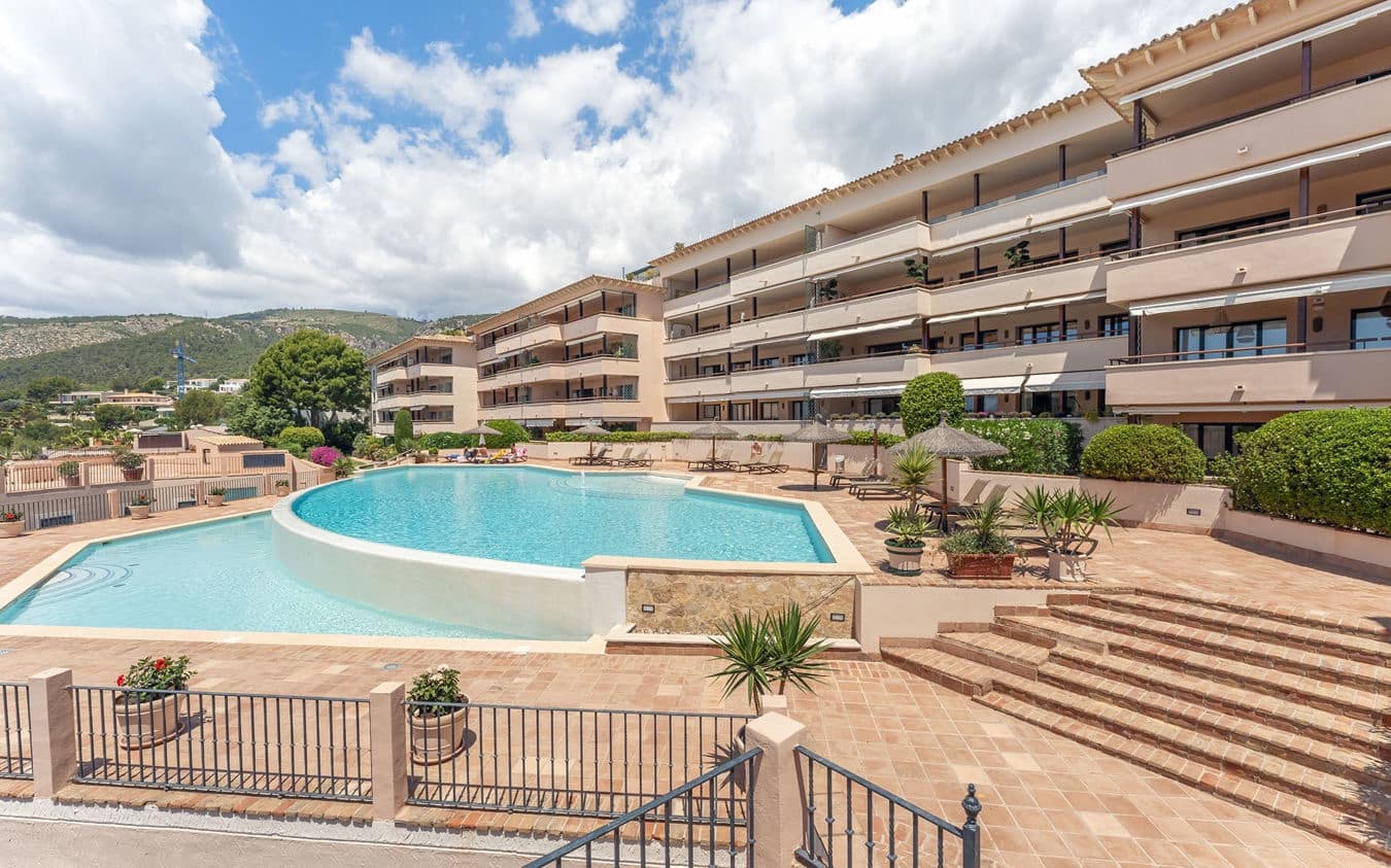 4 bedroom Apartment for sale in Bendinat with pool garage - € 2,690,000 (Ref: 9450520)