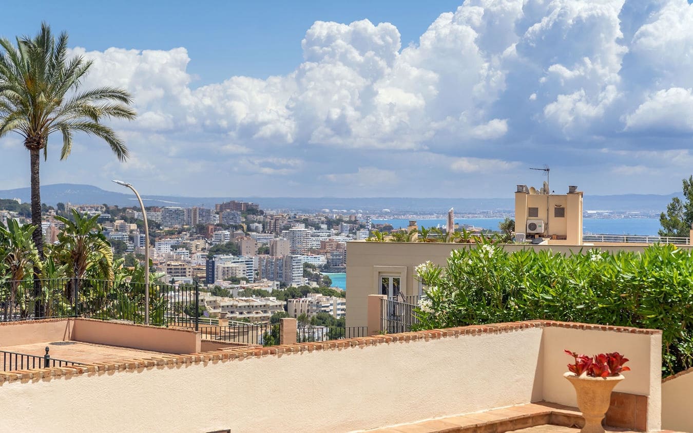 4 bedroom Apartment for sale in Bendinat with pool garage - € 2,690,000 (Ref: 9450520)