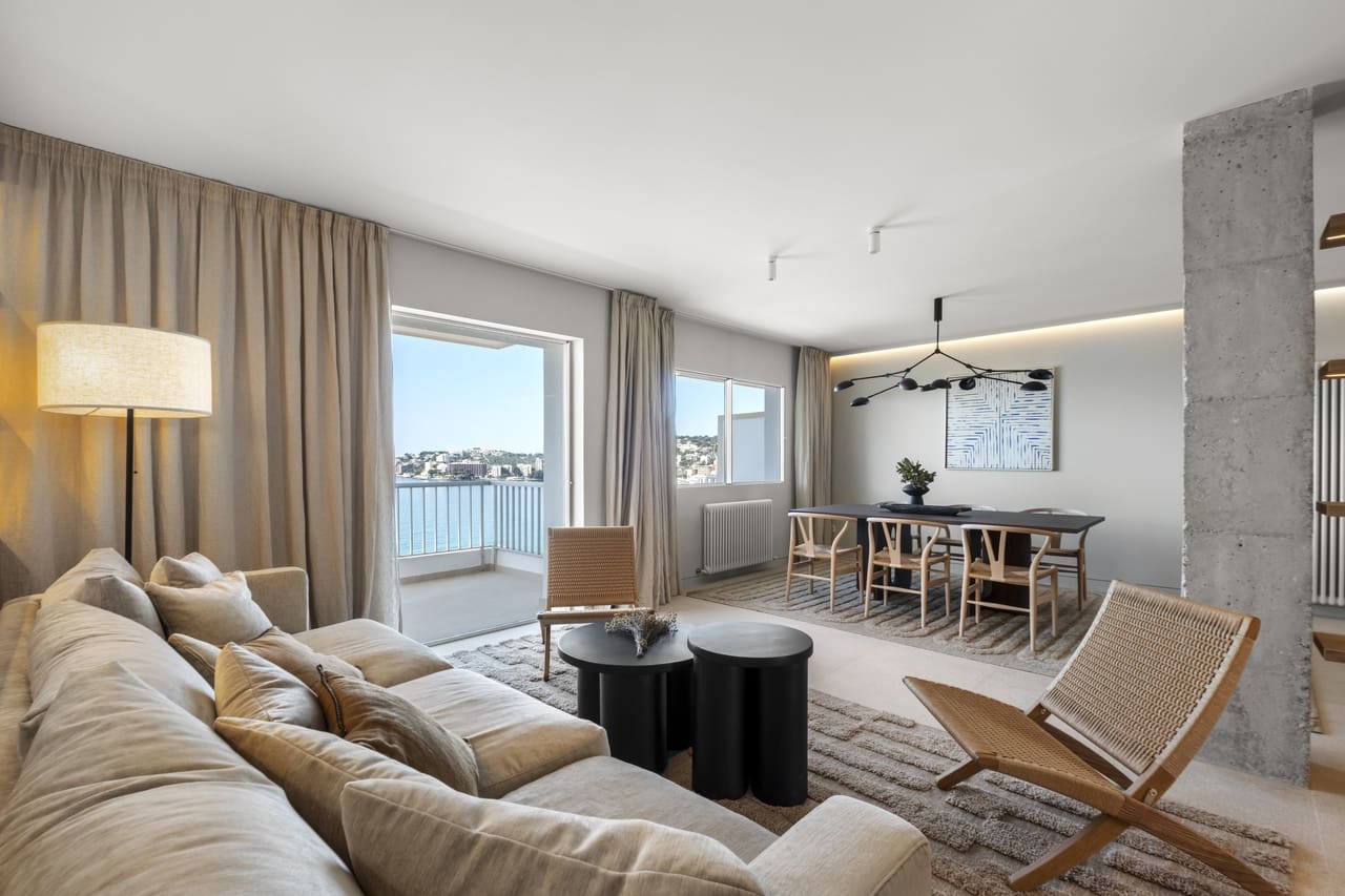 3 slaapkamer Appartement te koop in Cala Mayor met garage - € 1.690.000 (Ref: 9450523)