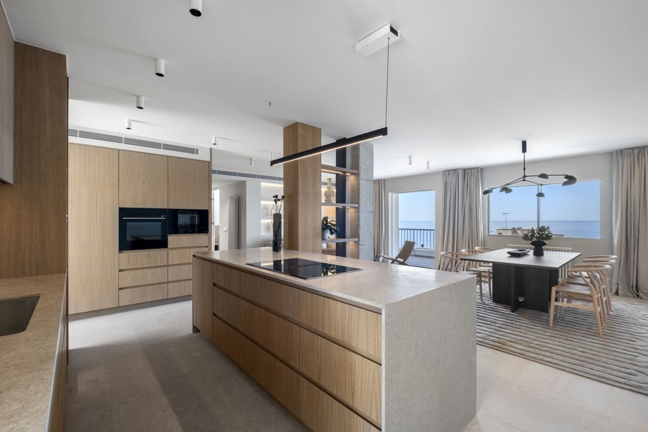 3 slaapkamer Appartement te koop in Cala Mayor met garage - € 1.690.000 (Ref: 9450523)