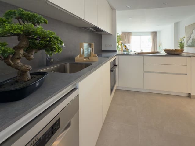 2 soverom Leilighet til salgs i Cala Ratjada, Capdepera med svømmebasseng garasje - € 395 000 (Ref: 9450525)