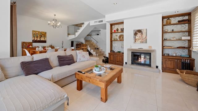 3 soverom Kjedet enebolig til salgs i Puig de Ros, Llucmajor med svømmebasseng garasje - € 1 090 000 (Ref: 9450530)