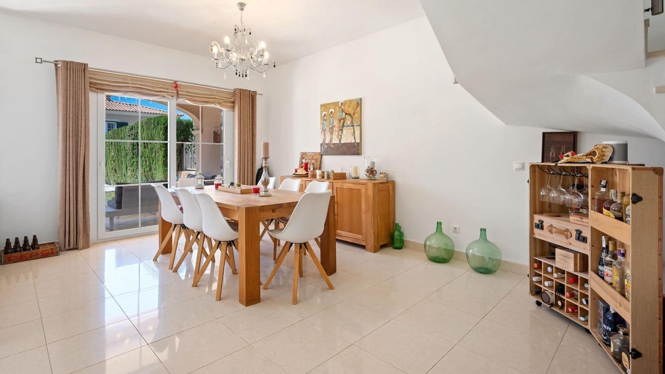 3 sovrum Semi-fristående Villa till salu i Puig de Ros med pool garage - 1 090 000 € (Ref: 9450530)