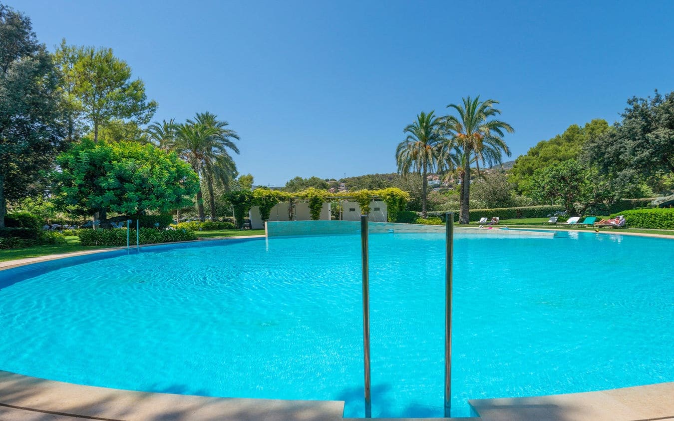 3 sypialnia Penthouse na sprzedaż w Bendinat z basenem garażem - 2 250 000 € (Ref: 9450567)