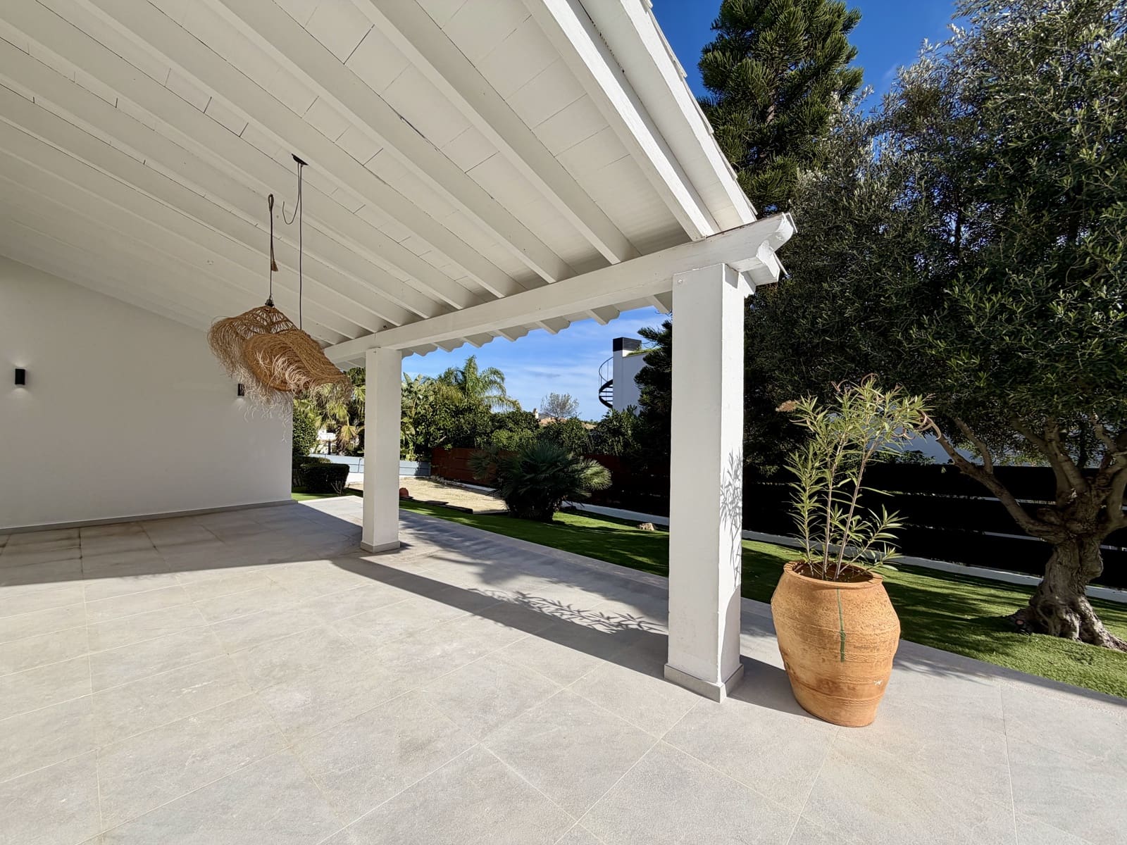 6 sypialnia Willa na sprzedaż w Santa Ponsa z basenem garażem - 2 750 000 € (Ref: 9450859)