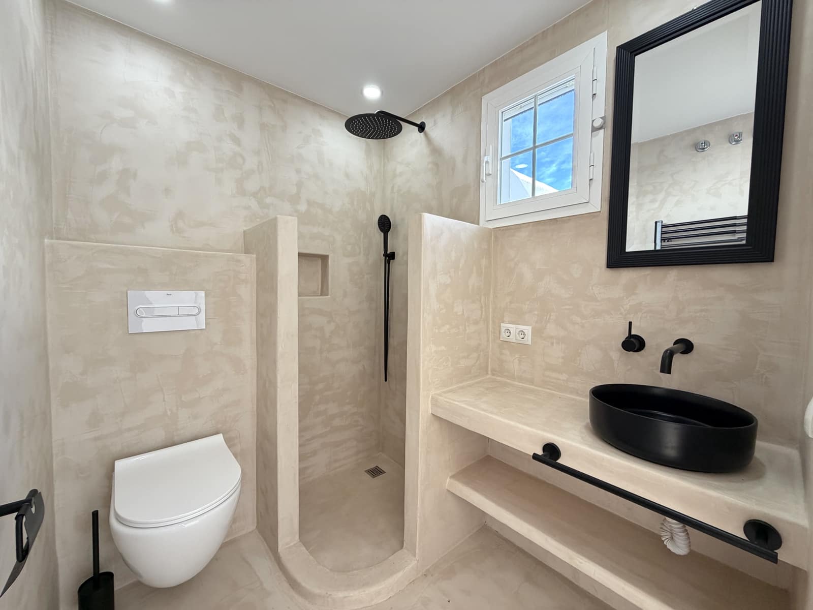 6 bedroom Villa for sale in Santa Ponsa with pool garage - € 2,600,000 (Ref: 9450859)