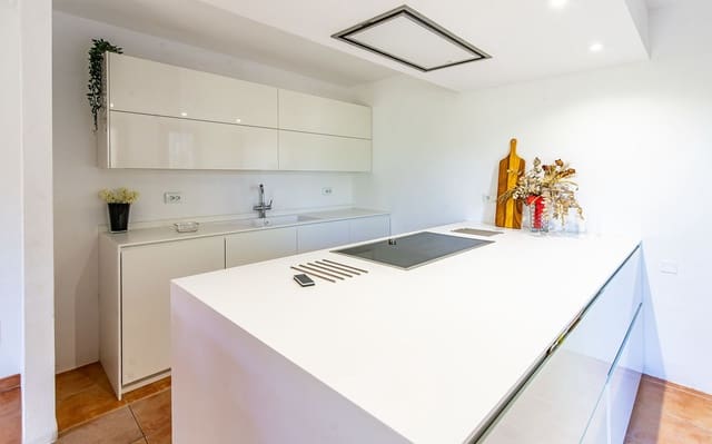 4 quarto Moradia em Banda para venda em Portals Nous, Calvià com garagem - 1 300 000 € (Ref: 9453529)