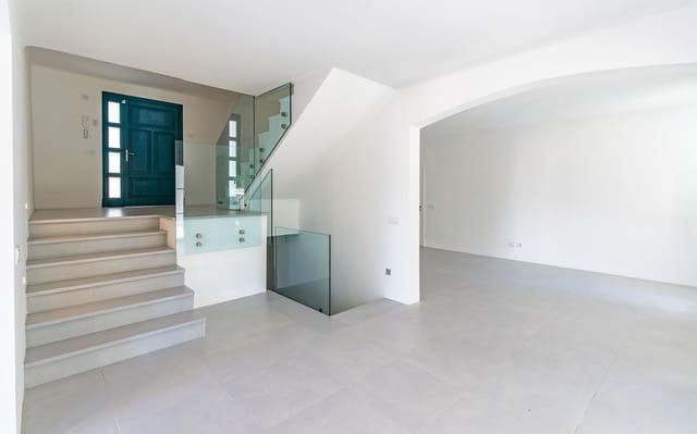 5 bedroom Villa for sale in Puerto de Andratx, Andratx with pool garage - € 3,300,000 (Ref: 9453632)