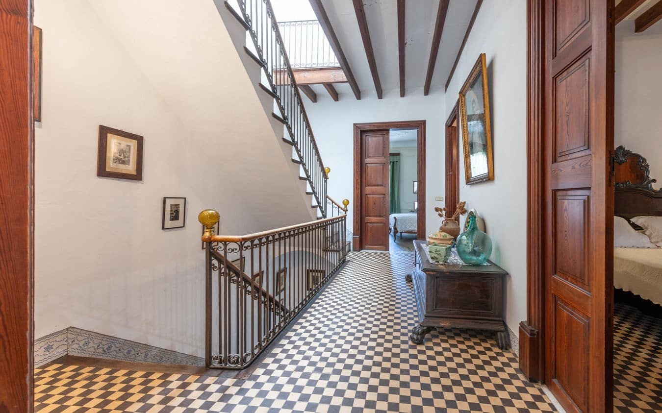 6 bedroom Townhouse for sale in Soller with garage - € 1,890,000 (Ref: 9459468)