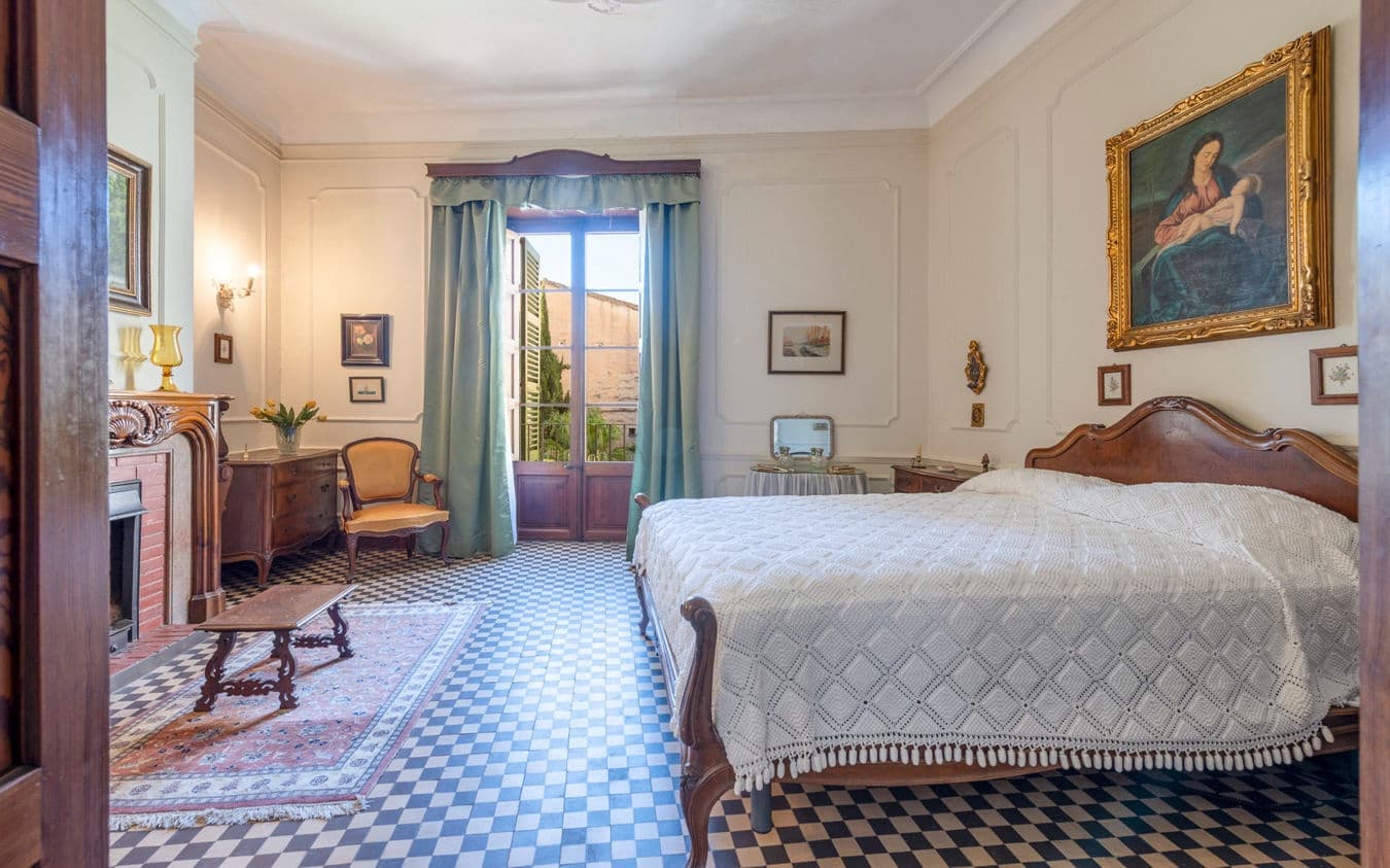 6 bedroom Townhouse for sale in Soller with garage - € 1,890,000 (Ref: 9459468)