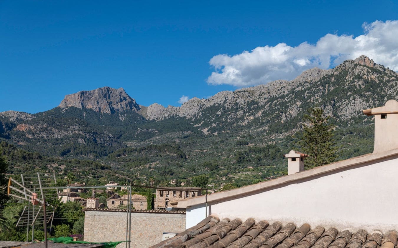 6 bedroom Townhouse for sale in Soller with garage - € 1,890,000 (Ref: 9459468)