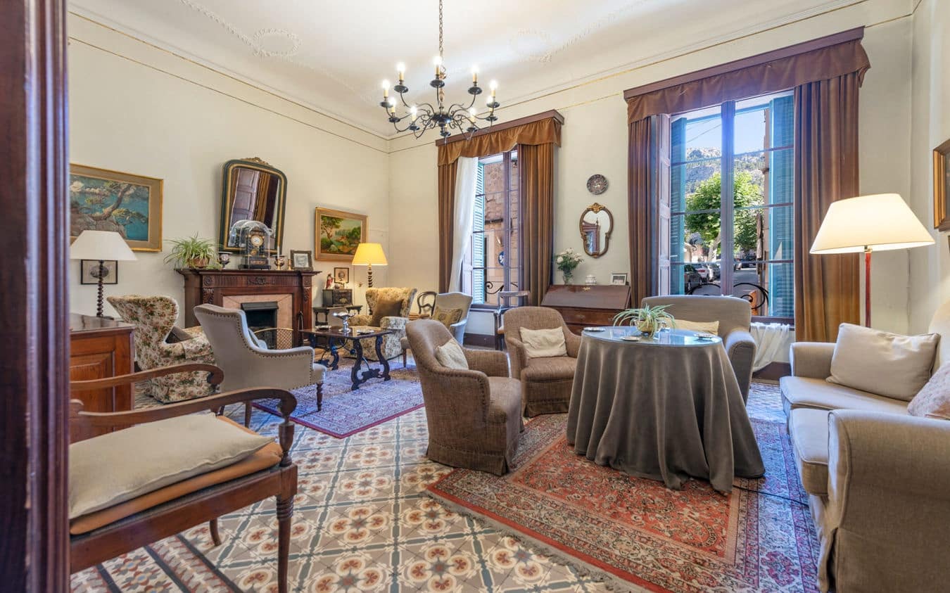 6 bedroom Townhouse for sale in Soller with garage - € 1,890,000 (Ref: 9459468)