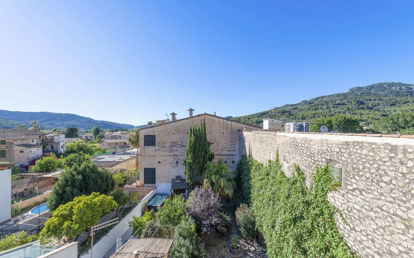 6 bedroom Townhouse for sale in Soller with garage - € 1,890,000 (Ref: 9459468)