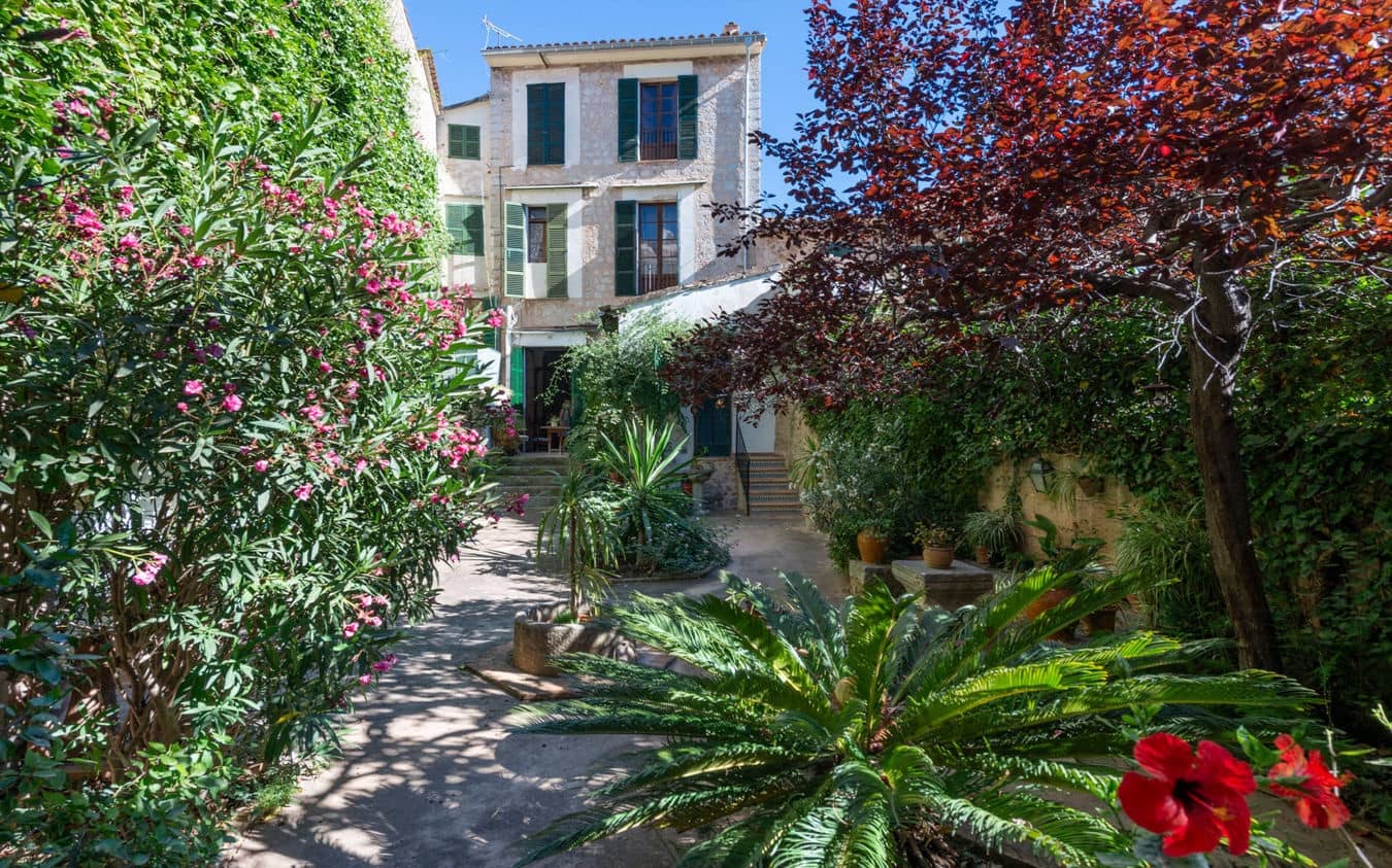 6 bedroom Townhouse for sale in Soller with garage - € 1,890,000 (Ref: 9459468)