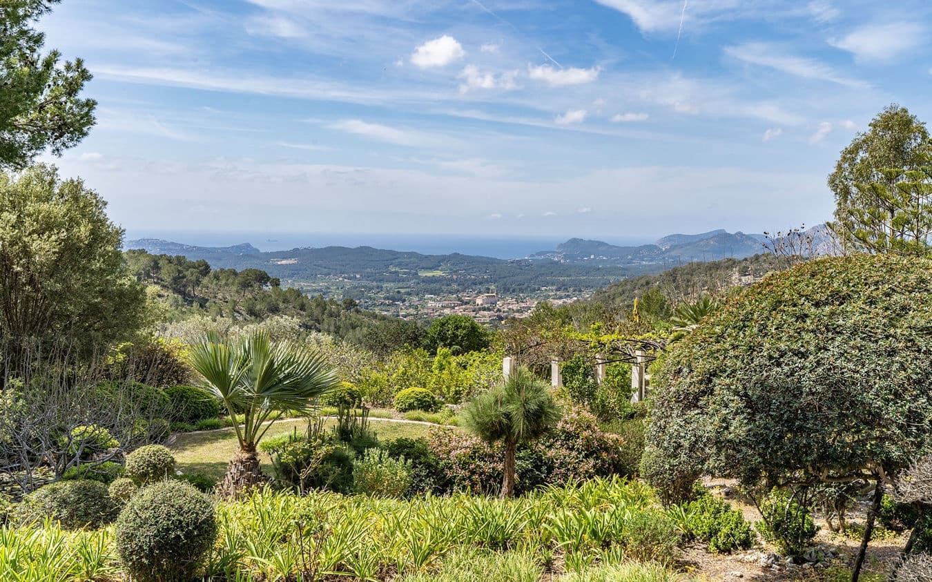 4 bedroom Villa for sale in Calvia with pool garage - € 6,800,000 (Ref: 9460613)