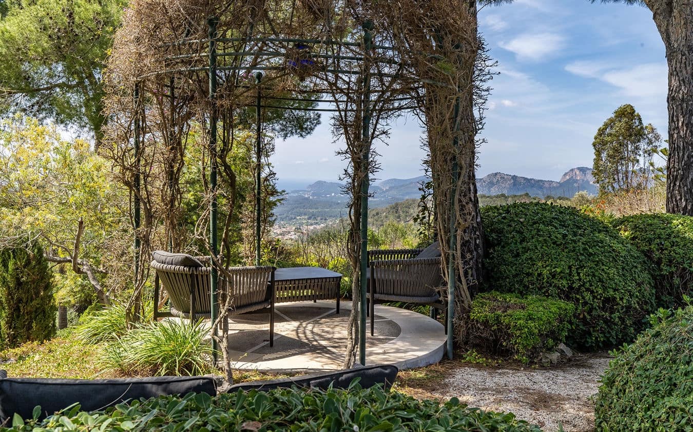 4 bedroom Villa for sale in Calvia with pool garage - € 6,800,000 (Ref: 9460613)